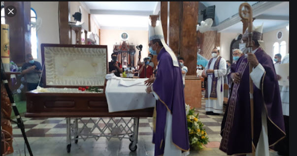 Iglesia católica salvadoreña condena asesinato de sacerdote 