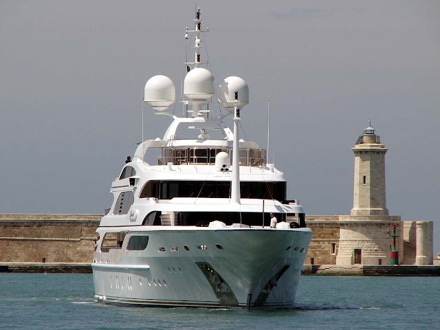 I Dynasty, Benetti, Livorno