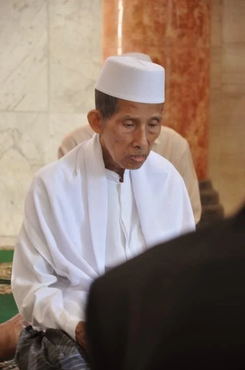 Innalillahi, KH. Zainal Abidin M, Pengasuh Pesantren Al-Munawwir wafat