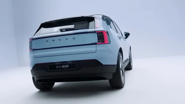 novyj-Volvo-EX30-vid-szadi