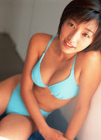 Kaori Manabe 真鍋かをり Japanese Gravure Idol sexy bikini photo gallery