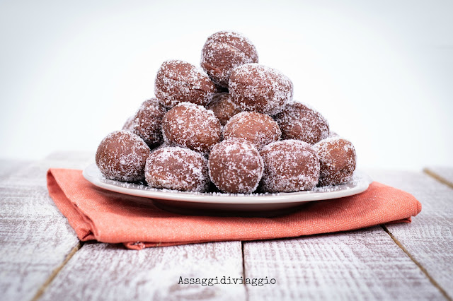 Bomboloni al cioccolato - dolci di Carnevale