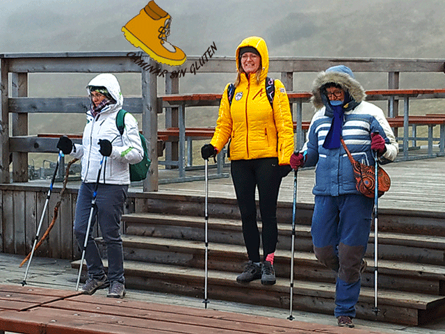 Preparadas para caminar hasta la cima Carteles indicativos camino a  Celiacos en la cima del Veľký Kriváň