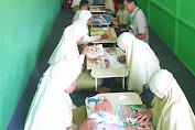 Tingkatkan Minat Baca Siswa, Apical Padang Salurkan Bantuan Buku untuk SD Muhammadiyah 9 di Kota Padang