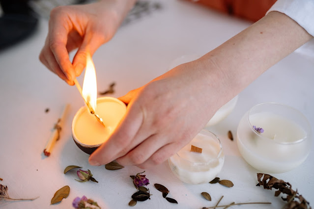 Candle With the Ring Inside