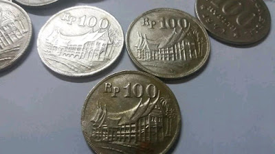 koin uang 100 rupiah 