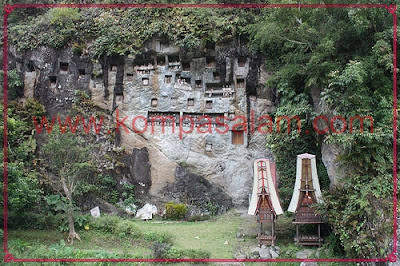 Graves at Lemo, Tana Toraja.