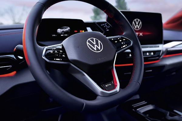 VW ID.4 e ID.5 GTX ganham mais equipamentos e visual refinado