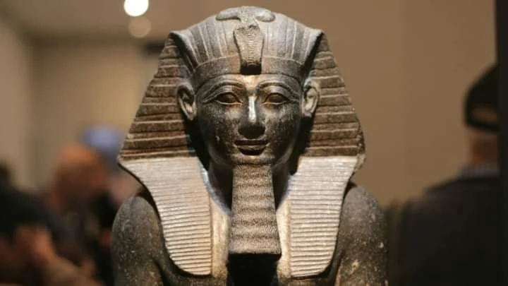 مصر القديمة تاريخ وحضارة ٢٥  - تابع اهم ملوك الدولة الحديثة  ١٣ - الملك رمسيس الثالث ✍