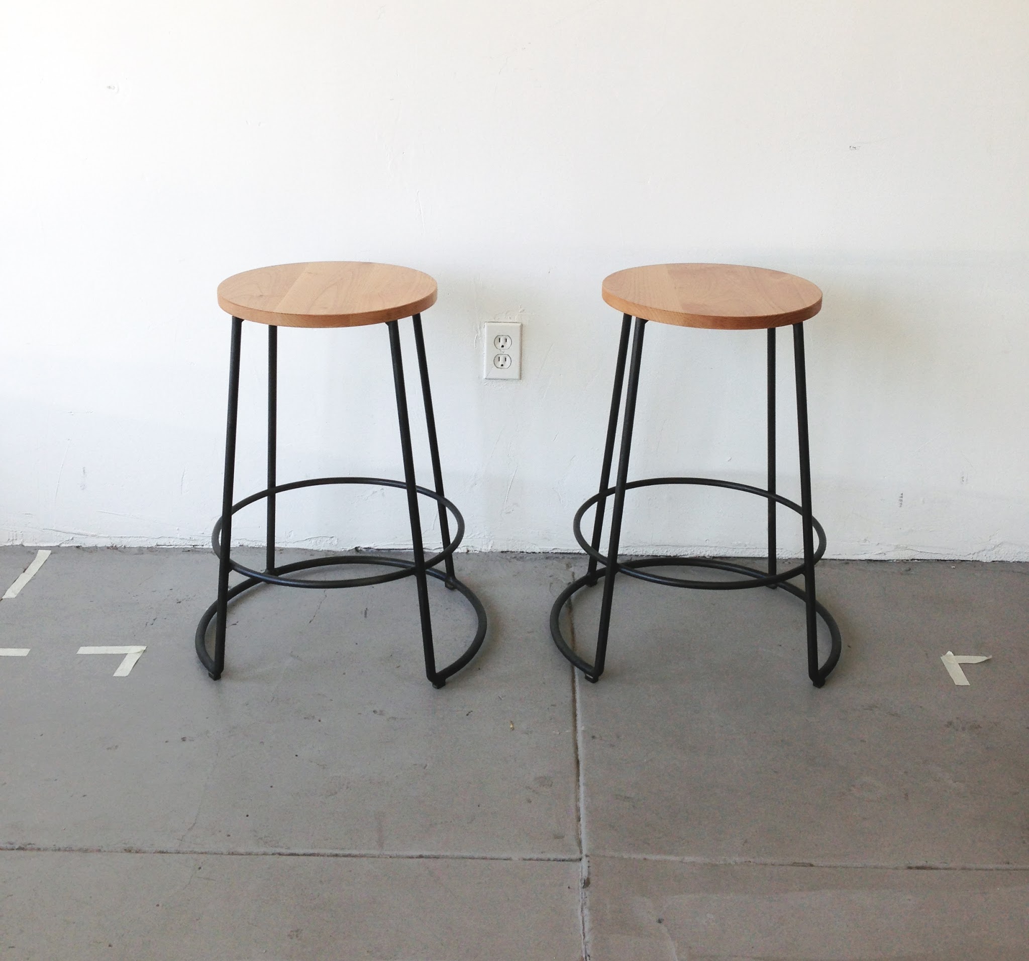 A de T counterheight stools