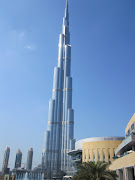 The Dubai Mall branch sits at the far end of the Dubai Fountain lake so you . (burj)