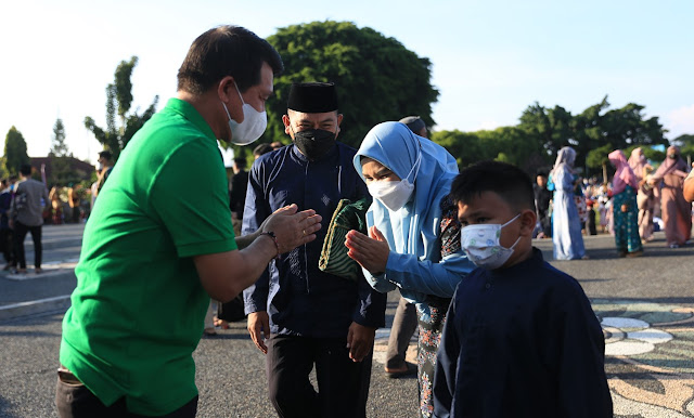    Toleransi Umat Beragama di Klungkung, Bupati Suwirta Turut Jaga Warga Shalat Ied