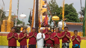 Uparengga Dharma Caruban Bekasi Ngayah di Pura Tribhuana Agung Kota Depok