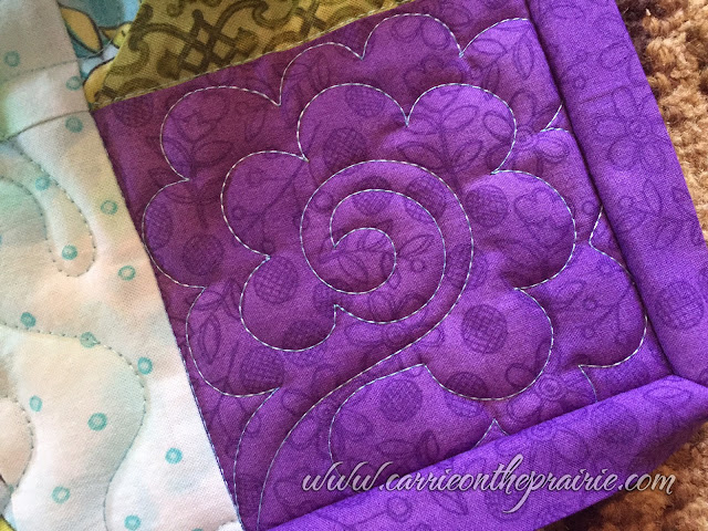 http://carrieontheprairie.blogspot.ca/2016/12/janes-silent-auction-quilt.html