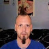 Homem muda o visual várias vezes, e produz vídeo em time-lapse