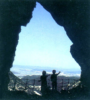 Geumosan National Park Doseon Cave