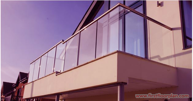 How to Choose the Perfect Glass Railing Design for Balcony