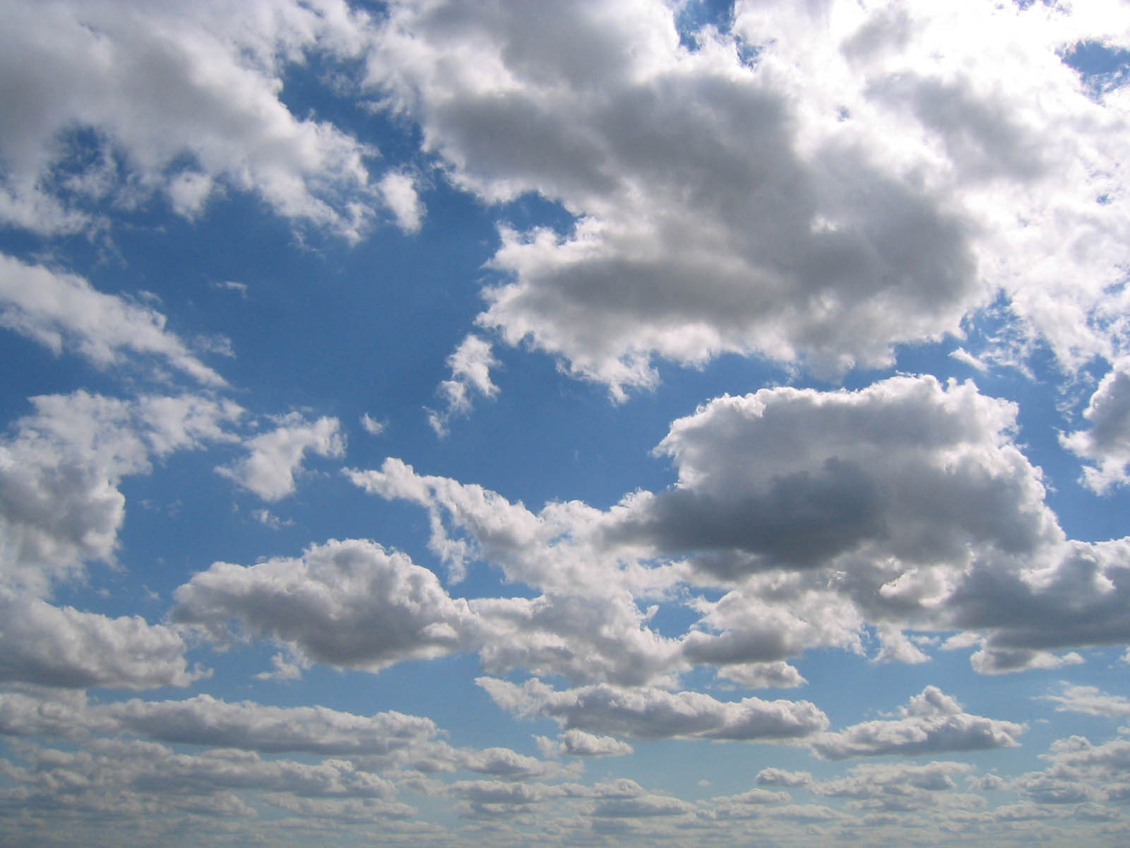 Foto Foto Langit yang Indah di Siang Hari