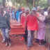 WACHUNGAJI WAKATAA KUONGOZA MAZISHI YA KIKONGWE WA MIAKA 82 KISA UJAMBAZI