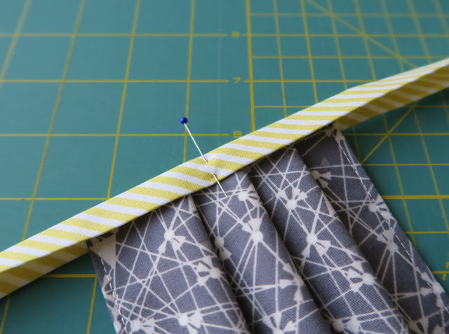 Luna Lovequilts - Fabric mask tutorial - Attaching the ties