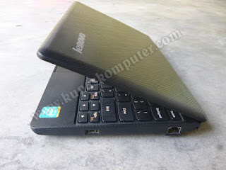 Port pada bagian kiri notebook Lenovo E10-30