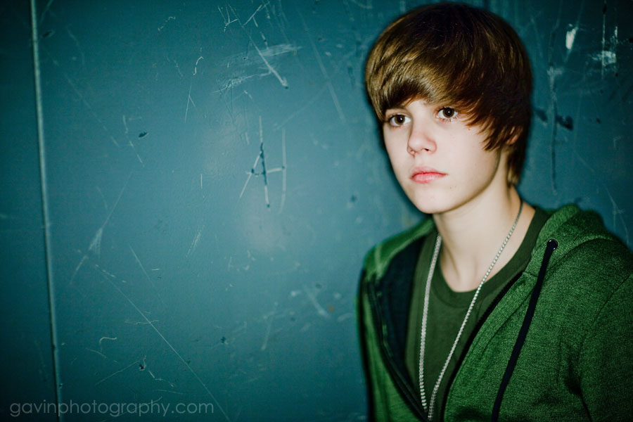 justin bieber 2011 photoshoot wallpaper. justin bieber 2011 wallpaper