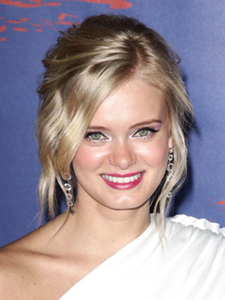 Fresh Look Celebrity Sara Paxton Easy Updos Hairstyles