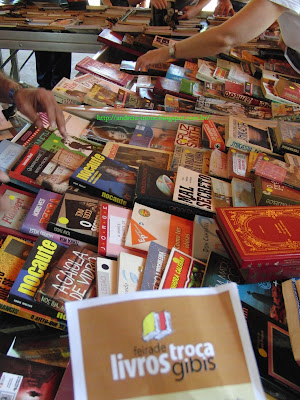 http://andreia-inoue.blogspot.com.br/2015/07/feira-de-troca-de-livros.html