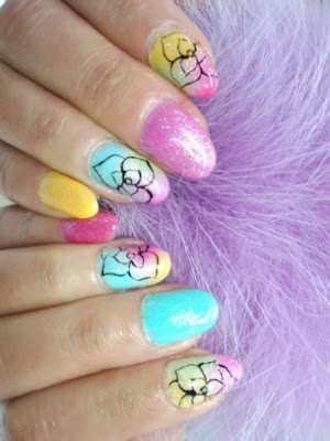 Pretty-Nail-Art-Designs-to-Try-This-Summer