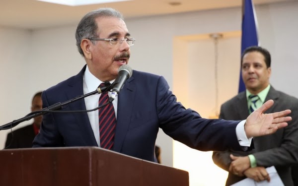 PRESIDENTE DANILO MEDINA DICE QUE SU GOBIERNO TRABAJA PARA QUE NINGÚN DOMINICANO QUEDE SIN ALFABETIZAR