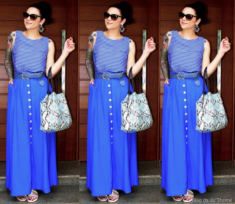 look saia longa azul, blusa listrada e bolsa estampada look saia longa azul, blusa listrada e bolsa estampada