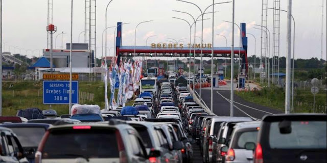 Kementrian Jangan Saling Menyalahkan, Arus Balik Macet Tol Harus Digratiskan