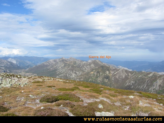 Ruta Pico Toneo y Peña Agujas: Desde el Agujas, Sierra del Ajo