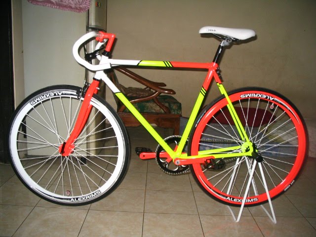 Ngecat MOTOR Sepeda Fixie Airbrush
