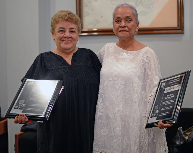 En el marco de la inauguración de la edición 26 Festival Internacional de Narración Oral Cuéntalee se entregaron los reconocimientos FINO-México a las investigadoras y narradoras orales Elsa Oralia González, de México, y Graciela Anzola de Venezuela.