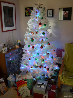 red, green and gold tree with presents, 2015