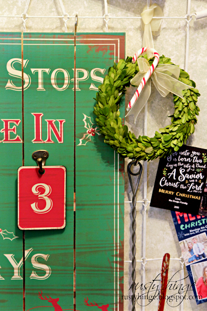 Rusty Hinge Christmas message board