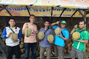 Lapak Durian Bang Iwan, Warga: Dagingnya Tebel Harga Hemat Untuk Anak Kost, Buruan Coba!