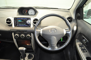 2004 Toyota IST