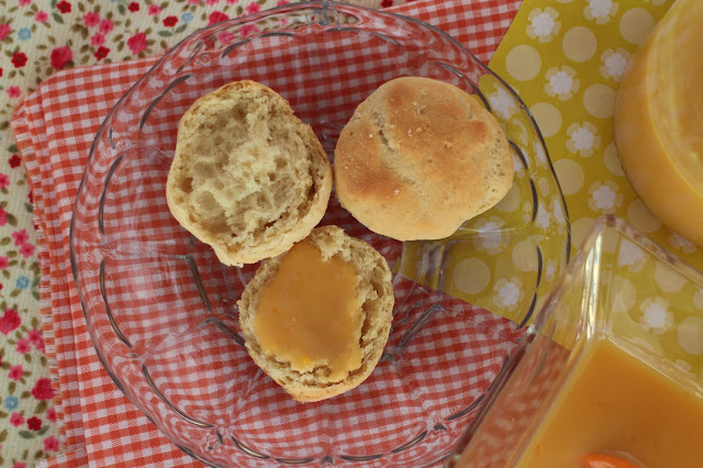 orange-curd, scones