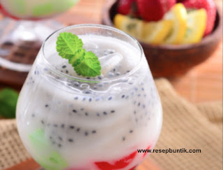 berbagi resep minuman dingin dan segar yaitu Resep Es Kelapa Agar-agar Selasih Segar Mudah Dibuat, bahan membuat es kelapa, minuman bahan dasar selasih, agar-agar segar