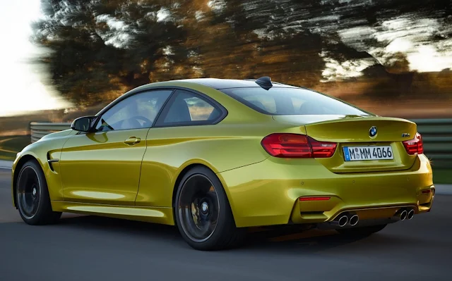 Novo BMW M4 2014 - traseira