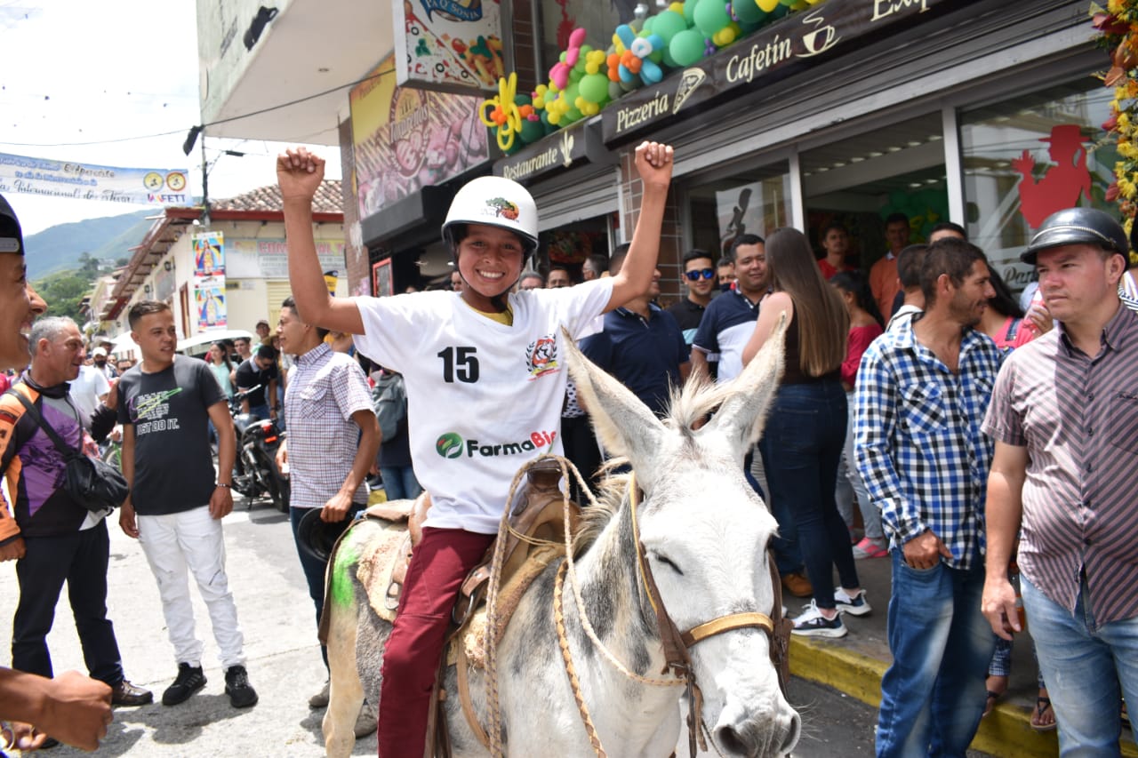 "El Parrandero" venció en la tradicional carrera de burros en Tovar