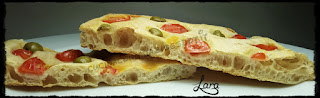 http://cucinaconlara.blogspot.it/2017/11/focaccia-sofficissima-e-leggerissima.html