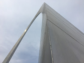 stainless steel detail gateway arch bottom