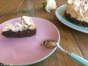 tarta-chocolate-con-merengue-galletas-Oreo-porción