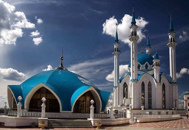 Kul Şerif Camii, 16. yüzyılda o zamanki Kazan Hanlığı'nın başkenti olan Kazan'da inşa edildi.