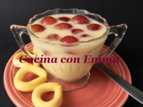 Sopa fría de melón con uvas