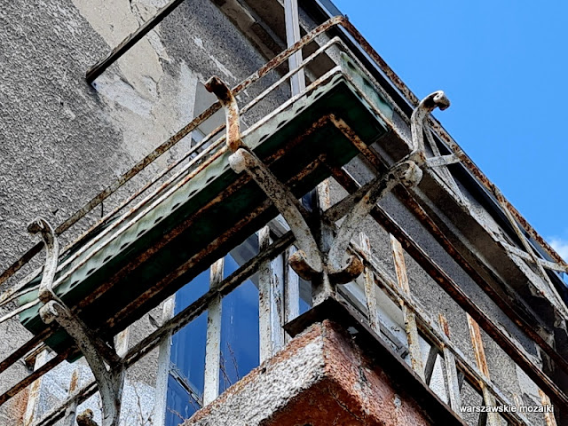 Warszawa Warsaw Stara Ochota przedwojenna kamienica architektura balkon