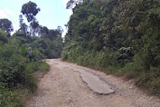 Akses Jalan Rusak Parah,  Warga Harapkan Adanya Perbaikan